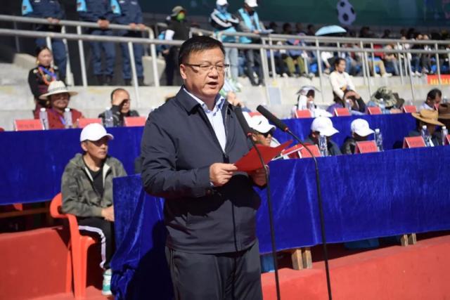 中国篮协官方:周琦加盟广东队 赵睿加盟新疆队